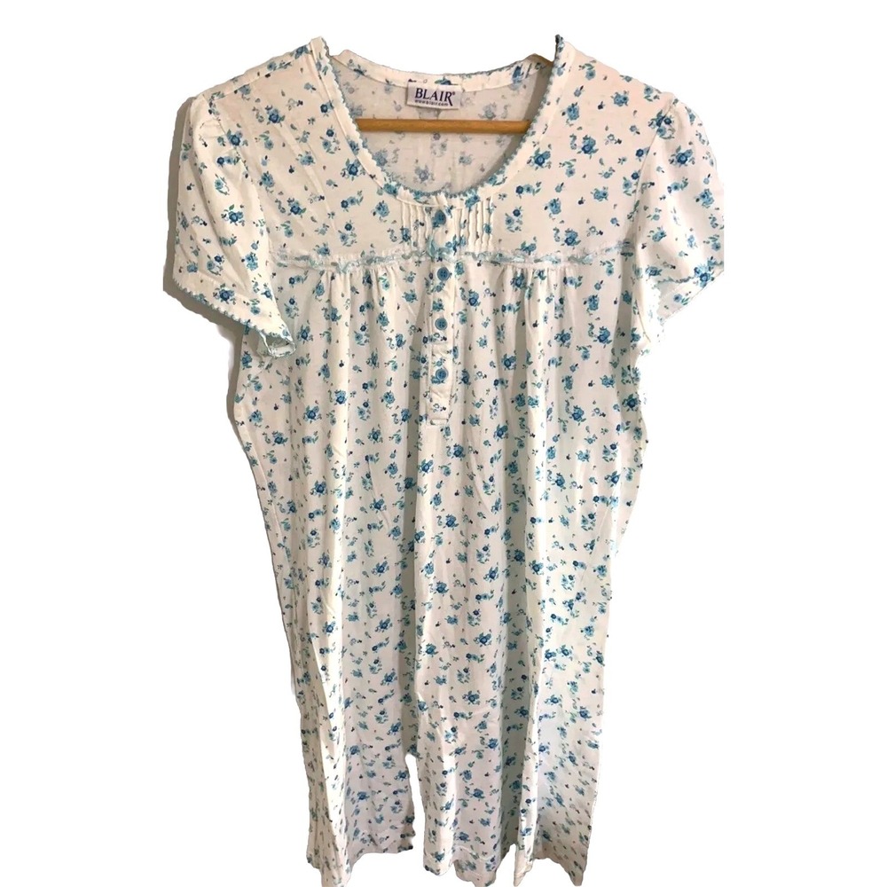 Cozy White Blue Large Floral Cottagecore Short Sleeve Nightgown Sleepshirt - Picture 1 of 6